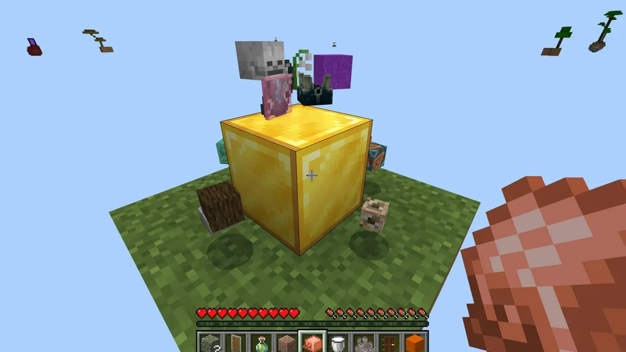 One Block - MCPower Edition map: Golden block with mobs on top