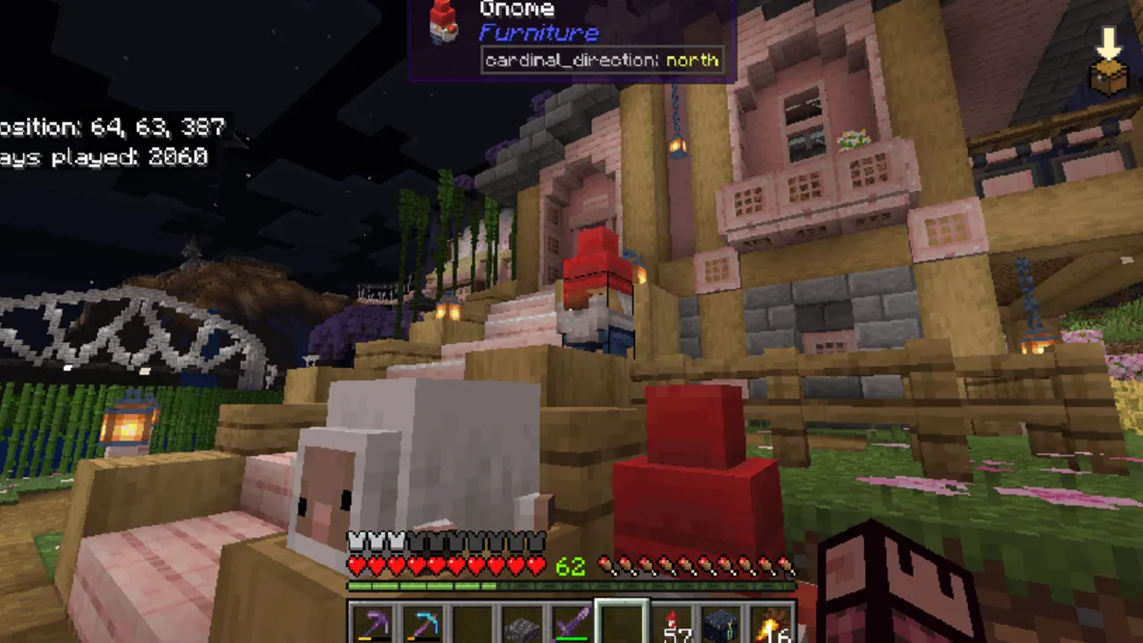 What Am I Looking At addon: Furniture item info shown in game