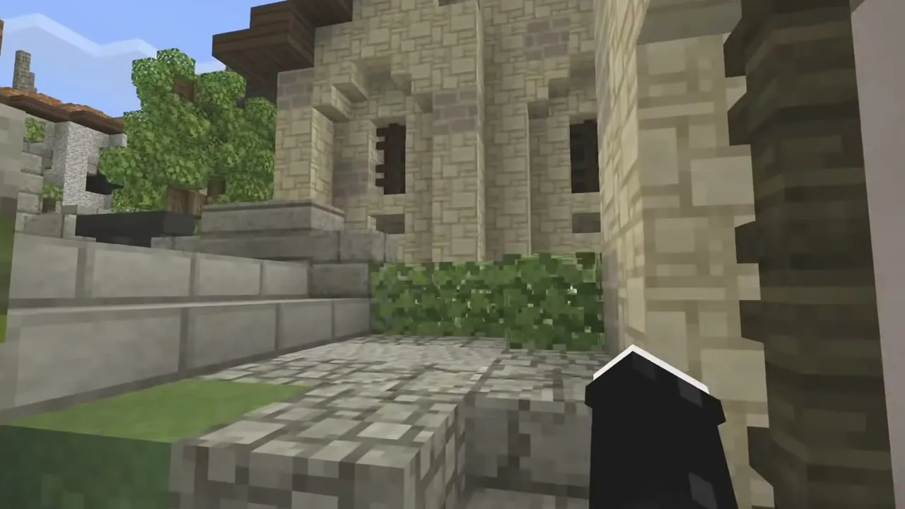 Mizuno's 16 Craft texture pack: Stone building with green plants