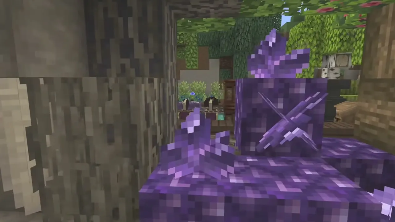 Mizuno's 16 Craft texture pack: Purple ore in a forest