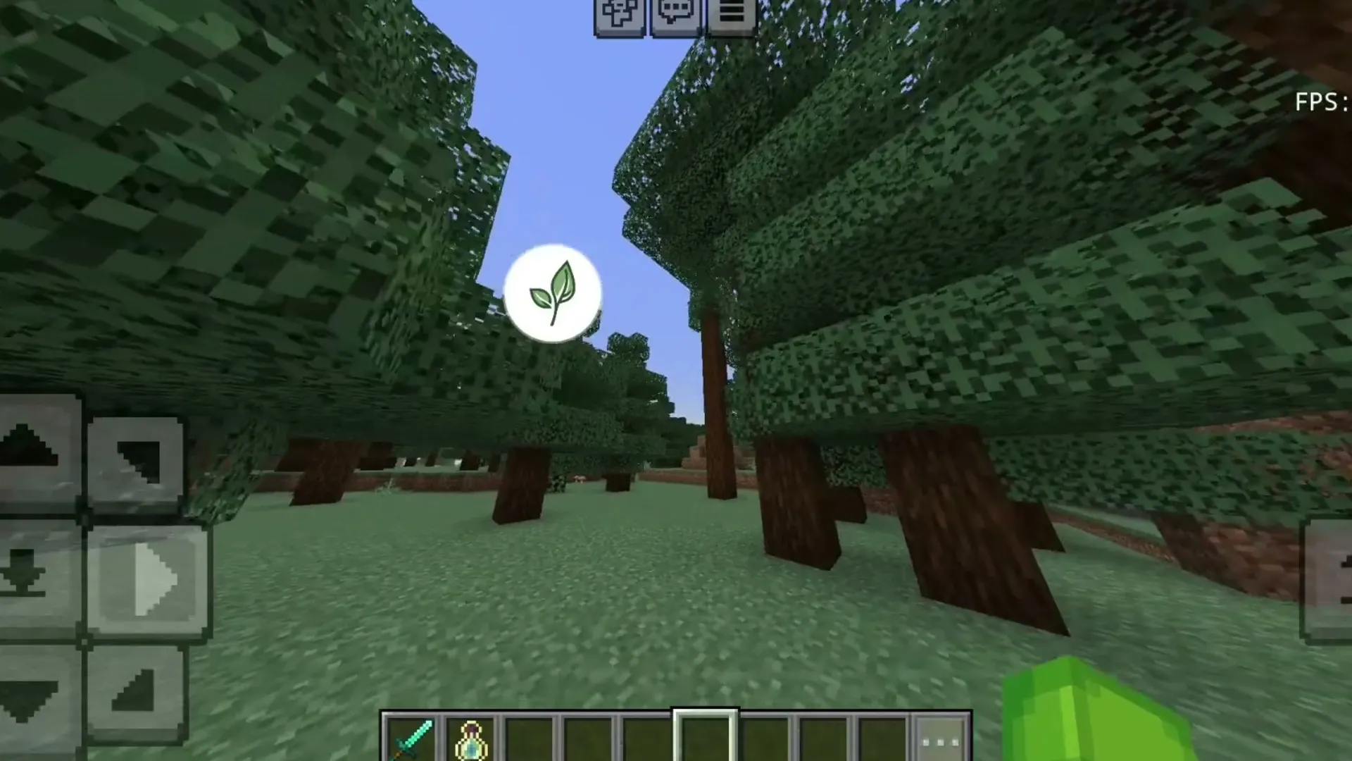 Keystrokes and the FPS counter on screen in Minecraft PE